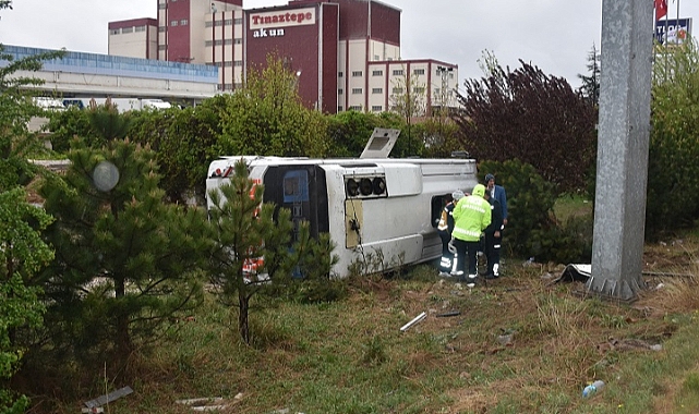 Afyonkarahisar'da devrilen midibüsteki 7 kişi yaralandı