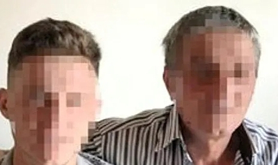 Babasını bıçakla yaraladıktan sonra intihar etti