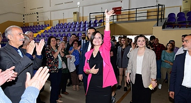 Başkan Kınay mazbatasını aldı