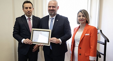 Başkan Pehlivan, mazbatasını aldı