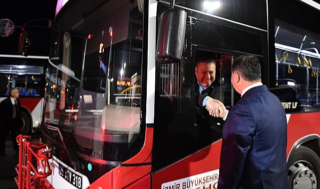 Başkan Tugay bayramlaşmaya sabah 05.00'te ESHOT'da başladı