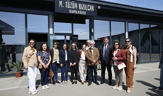 Başkan Tugay’ın Karşıyaka’daki son açılışı seramik atölyesi oldu