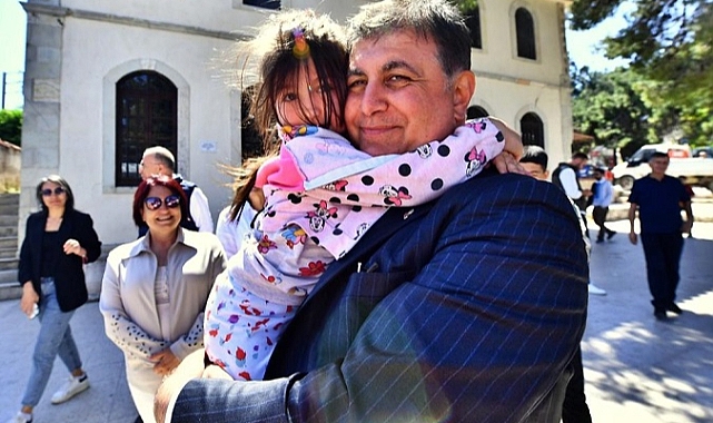 Başkan Tugay Karaburun'un köylerini ziyaret etti