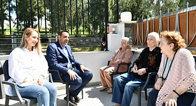 “Bir dokunduk, bin dua aldık” Çöp Kutusu