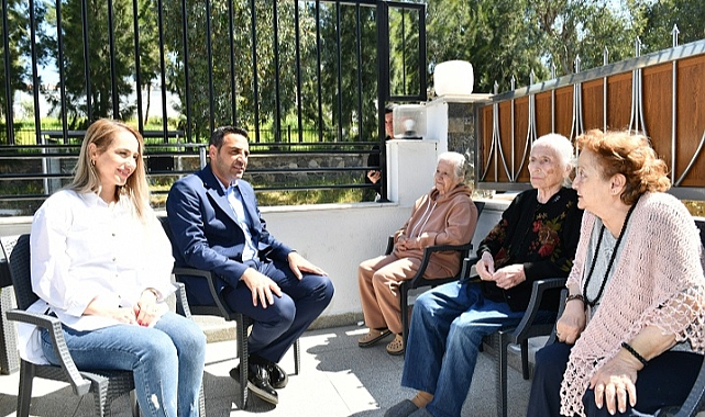 “Bir dokunduk, bin dua aldık” Çöp Kutusu