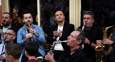 Çamdibi müzisyenlerinden mini konser