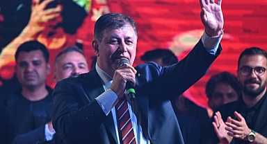 Cemil Tugay zaferini kutladı