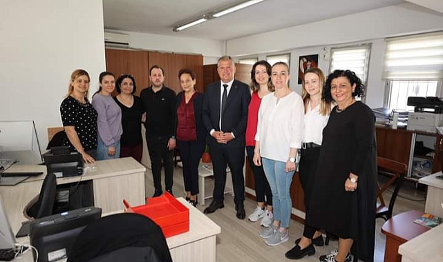 CHP Urla İlçe' de coşkulu bayram kutlaması