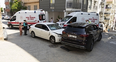 Ciple otomobilin çarpıştığı kazada 5 kişi yaralandı