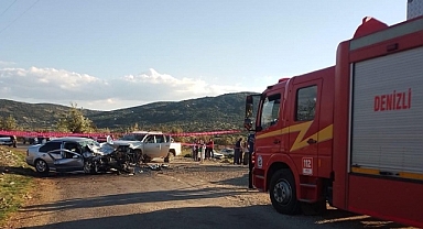Denizli'de otomobille pikabın çarpıştığı kazada 2 kişi öldü