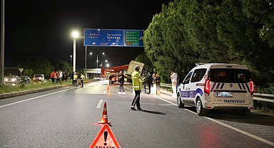 Denizli'de tırın çarptığı otomobildeki 1 kişi öldü, 5 kişi yaralandı