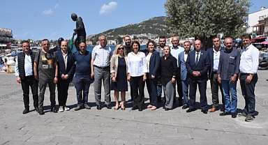 Foça Belediye Başkanı Saniye Bora Fıçı, Muhtarlarla Buluştu