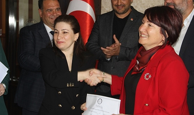 İlkay Girgin Erdoğan mazbatasını  aldı