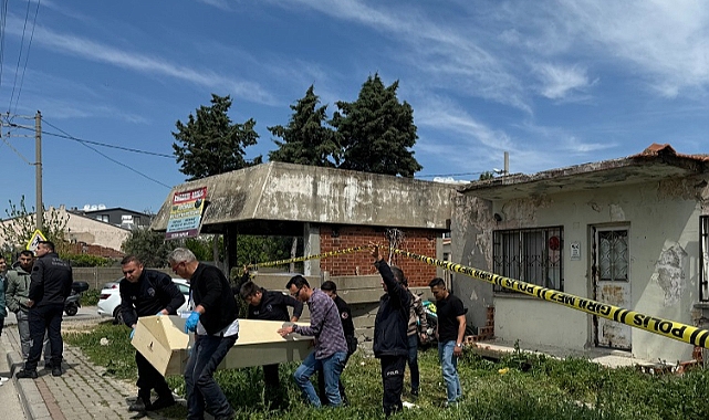İzmir&#039;de bahçe duvarına çarpan motosikletin sürücüsü öldü
