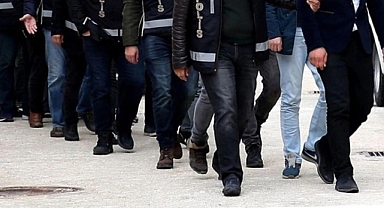 İzmir'de FETÖ operasyonunda 12 şüpheli yakalandı