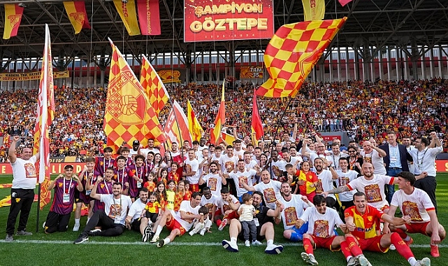 İzmir'de yer yerinden oynadı