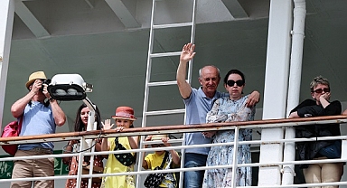 İzmir'e sezonun ilk kruvaziyeri geldi