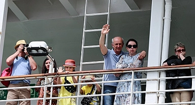 İzmir'e sezonun ilk kruvaziyeri geldi