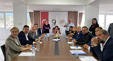 Karaburun’da İlk Meclis’te  Faaliyet Raporu’na Kabul