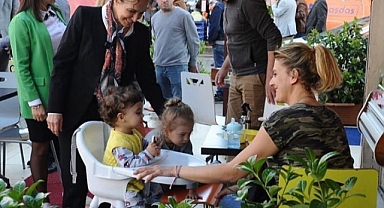 Karşıyakalı çocuklardan 23 Nisan’a özel Atatürk mozaiği