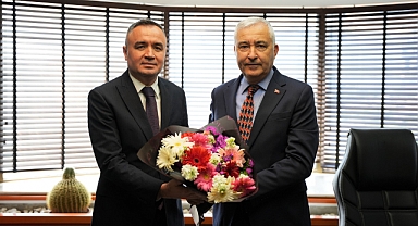 Kaymakam Sarı’dan Başkan Türkmen’e Tebrik Ziyareti