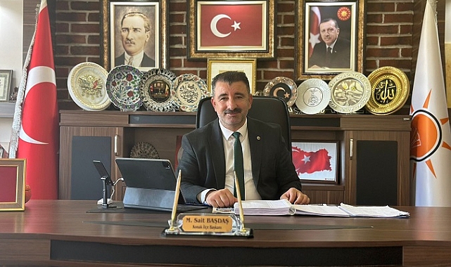 “Konak Belediyesi’nin borç pankartını asın”