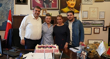 Mazbatasını alan Başkan Yetişkin’e çifte kutlama