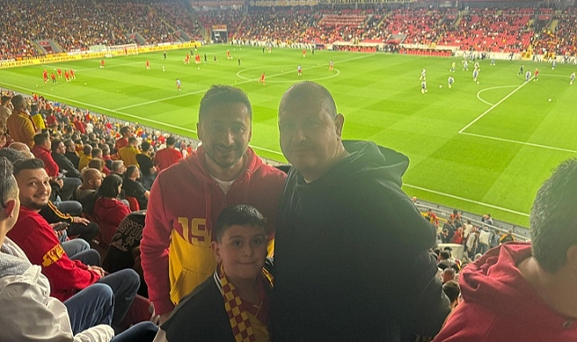 Mazbatayı Aldı Tribüne Koştu