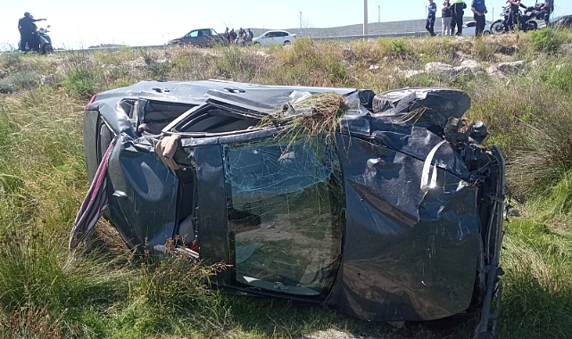 Otomobilin tarlaya devrilmesi sonucu 1 kişi öldü