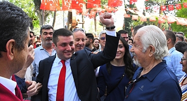 Övünç Demir, mazbatasını aldı