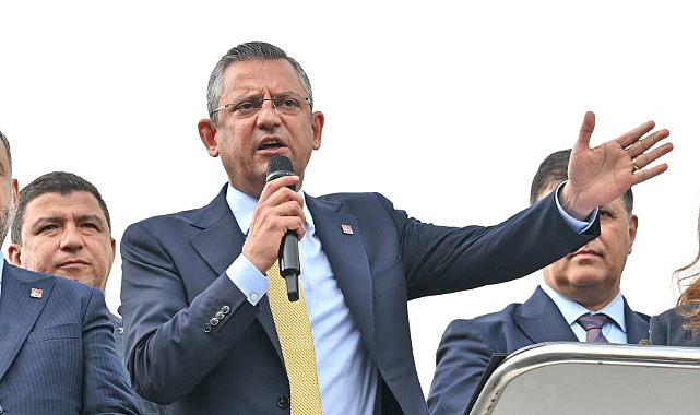 Özel, İzmir'de halk buluşmasında konuştu