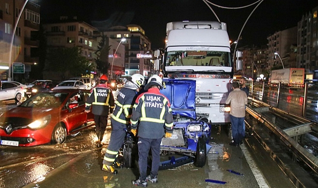 Uşak'ta sağanak ve dolu etkili oldu
