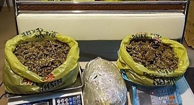 Uyuşturucu ticareti yaptıkları iddiasıyla 2 şüpheli tutuklandı