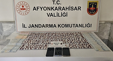 Afyonkarahisar'da uyuşturucu operasyonunda 3 şüpheli yakalandı