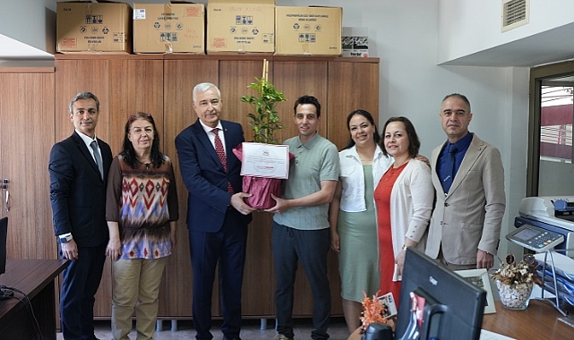 Başkan Türkmen’den Çiçek Jesti
