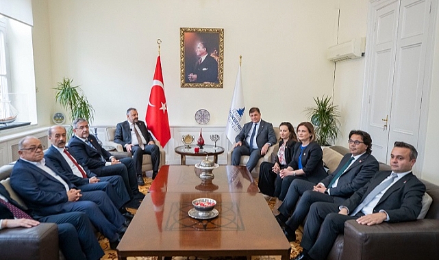 CHP Ege Bölgesi İl Başkanlarından Başkan Tugay’a tebrik ziyareti