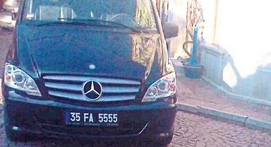 CHP’li Foça Belediye Başkan Makam Aracını Satıyor