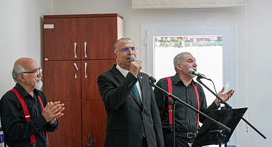 Çınarlar saz çaldı, Başkan Işık türkü söyledi