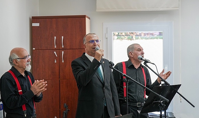 Çınarlar saz çaldı, Başkan Işık türkü söyledi