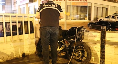 Denizli'de otomobile çarpan motosikletteki 2 kişi öldü