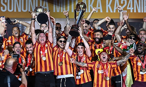 Galatasaray'dan üç kupalı kutlama