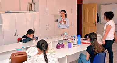 İZDO'dan Görme Engelli Öğrencilere Ağız ve Diş Sağlığı Eğitimi