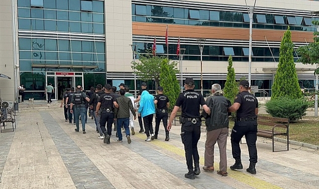 İzmir'de uyuşturucu operasyonu