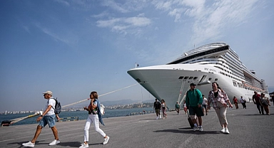 İzmir'e kruvaziyer 3 bin 641 yolcu getirdi