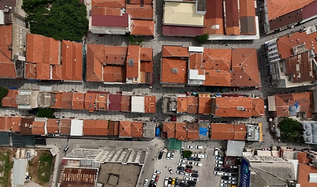İzmir’in mirası Tarihi Kemeraltı Çarşısı’nda çalışmalar devam ediyor