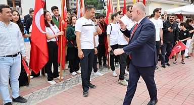'Kalbimizde Atamız, umudumuzda gençlerimiz var'