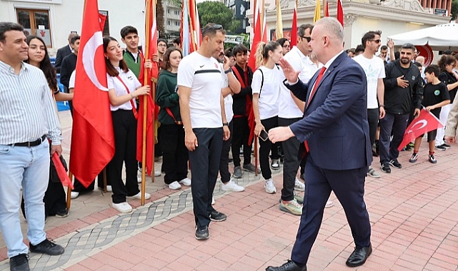 'Kalbimizde Atamız, umudumuzda gençlerimiz var'