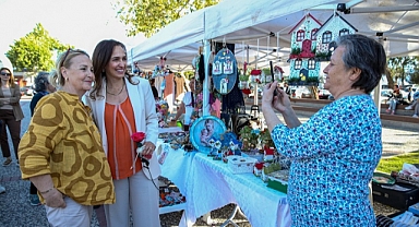 Karşıyaka’da ‘Anneler Günü El Emeği Pazarı’ açıldı