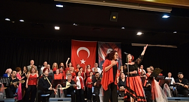 Kitap bağışladılar, müziği doyasıya dinlediler