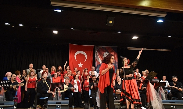 Kitap bağışladılar, müziği doyasıya dinlediler